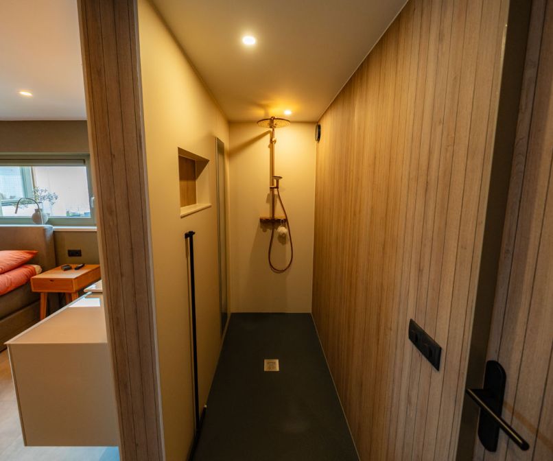 Walk in shower